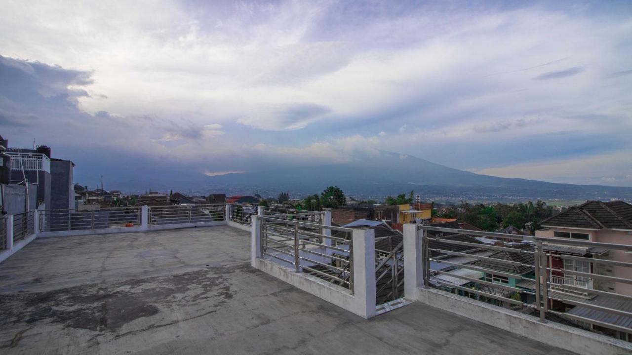 Villa El Nino 5 Bedroom Dengan Rooftop Mountain View Batu  Esterno foto
